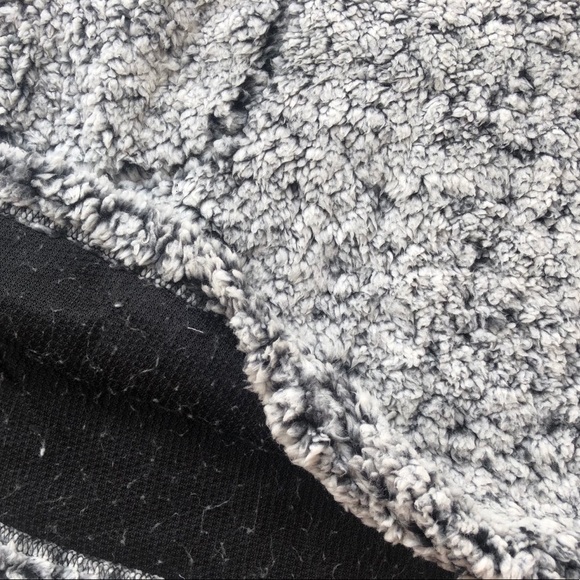 LAST ONE ✨The softest fleece sweater - Picture 7 of 8